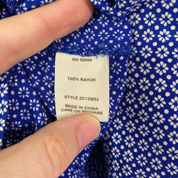 Chelsea & Violet Daisy Print Shift Dress - Picture 6 of 9